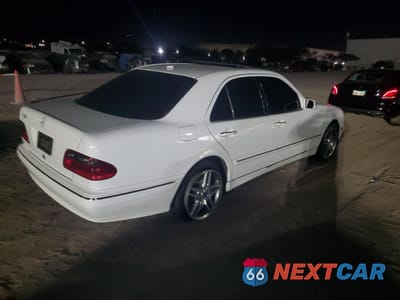 Trzecie zdjęcie samochodu z tyłu: 2001 MERCEDES-BENZ E 320 VIN:WDBJF65J31B184264 - miniatura