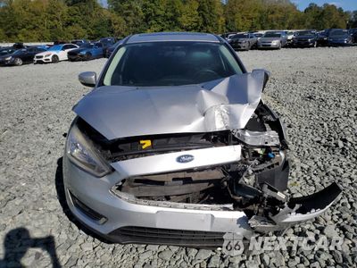 Piąte zdjęcie samochodu w środku: 2017 FORD FOCUS TITANIUM VIN:1FADP3N26HL320464 - miniatura