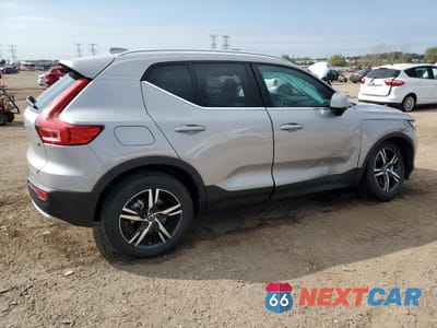Trzecie zdjęcie samochodu z tyłu: 2025 VOLVO XC40 CORE VIN:YV4L12UJ6S2473169 - miniatura