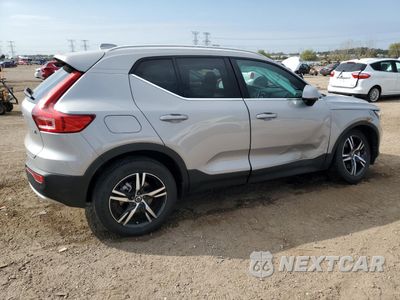 Trzecie zdjęcie samochodu z tyłu: 2025 VOLVO XC40 CORE VIN:YV4L12UJ6S2473169 - miniatura