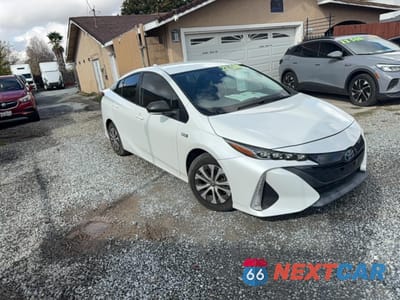 2021 TOYOTA PRIUS PRIME LE JTDKAMFP9M3193058 - główne zdjęcie licytacji z USA - miniatura