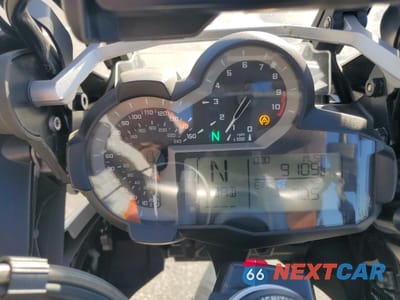 Zdjęcie 7 z 9 samochodu: 2016 BMW R1200 GS ADVENTURE VIN:WB10A1208GZ664744 - miniatura