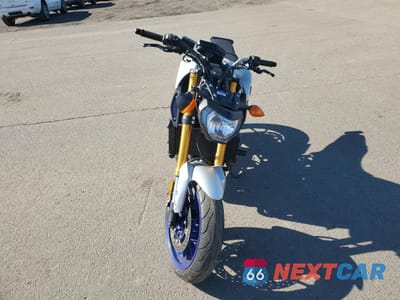 Drugie zdjęcie samochodu z przodu: 2015 YAMAHA FZ09 VIN:JYARN33E4FA005878 - miniatura