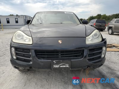 Piąte zdjęcie samochodu w środku: 2010 PORSCHE CAYENNE VIN:WP1AA2AP1ALA05098 - miniatura