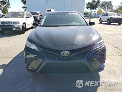 Piąte zdjęcie samochodu w środku: 2019 TOYOTA CAMRY L VIN:4T1B11HK4KU218676 - miniatura