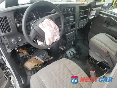 Zdjęcie 8 z 14 samochodu: 2022 CHEVROLET EXPRESS G3500 VIN:1GBZGHC74N1236103 - miniatura