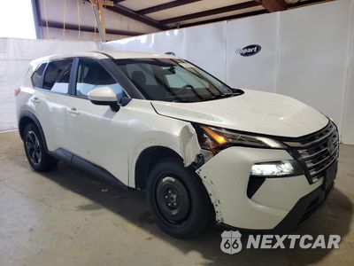 Czwarte zdjęcie samochodu z boku: 2025 NISSAN ROGUE SV VIN:5N1BT3BA9SC828181 - miniatura