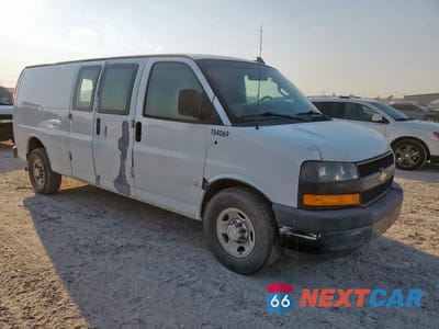 Czwarte zdjęcie samochodu z boku: 2018 CHEVROLET EXPRESS 3500 6.0L V8 VIN:1GCZGHFG7J1165402 - miniatura