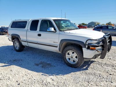 Czwarte zdjęcie samochodu z boku: 2002 CHEVROLET SILVERADO K1500 VIN:2GCEK19T521201905 - miniatura