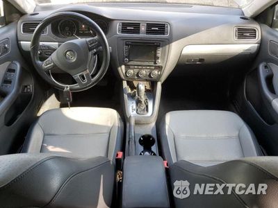 Zdjęcie 8 z 12 samochodu: 2014 VOLKSWAGEN JETTA HYBRID VIN:3VW637AJ4EM330954 - miniatura