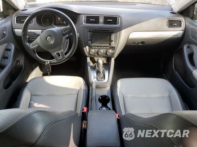 Zdjęcie 8 z 14 samochodu: 2014 VOLKSWAGEN JETTA HYBRID VIN:3VW637AJ4EM330954 - miniatura
