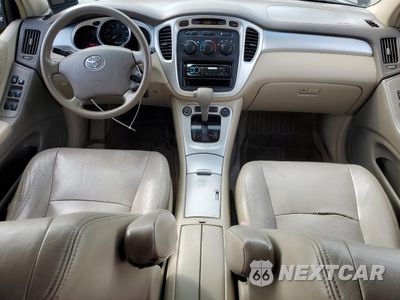 Zdjęcie 8 z 13 samochodu: 2004 TOYOTA HIGHLANDER VIN:JTEEP21AX40065900 - miniatura