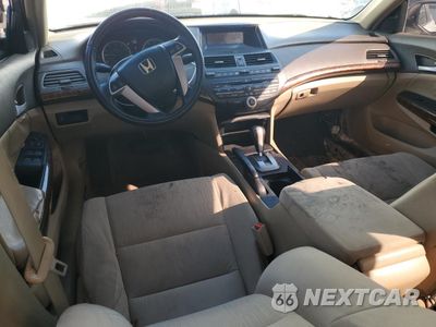 Zdjęcie 8 z 14 samochodu: 2008 HONDA ACCORD EXL VIN:1HGCP26898A132554 - miniatura