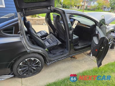 Zdjęcie 6 z 14 samochodu: 2021 TESLA MODEL X VIN:5YJXCBE24MF322238 - miniatura