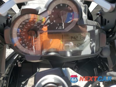 Zdjęcie 7 z 10 samochodu: 2016 BMW R1200 GS VIN:WB10A1107GZ670018 - miniatura