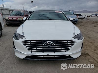 Piąte zdjęcie samochodu w środku: 2022 HYUNDAI SONATA HYBRID VIN:KMHL54JJ1NA049332 - miniatura