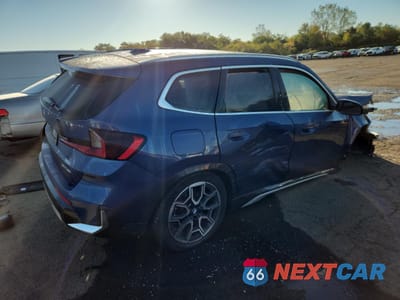 Trzecie zdjęcie samochodu z tyłu: 2025 BMW X1 XDRIVE28I VIN:WBX73EF0XS5134792 - miniatura
