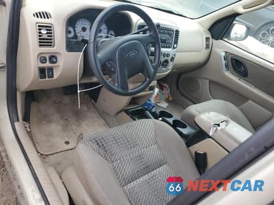 Zdjęcie 8 z 12 samochodu: 2004 FORD ESCAPE XLT VIN:1FMYU03184KA27318 - miniatura