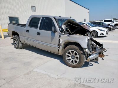 Czwarte zdjęcie samochodu z boku: 2005 GMC NEW SIERRA C1500 VIN:2GTEC13T751220174 - miniatura