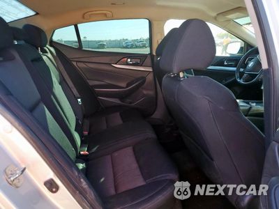 Zdjęcie 10 z 12 samochodu: 2017 NISSAN MAXIMA 3.5S VIN:1N4AA6AP1HC445766 - miniatura