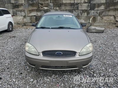 Piąte zdjęcie samochodu w środku: 2004 FORD TAURUS SES VIN:1FAFP55S44A171529 - miniatura