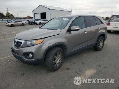 2013 KIA SORENTO LX 5XYKT3A12DG409853 - główne zdjęcie licytacji z USA - miniatura
