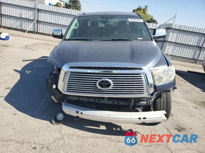 Piąte zdjęcie samochodu w środku: 2010 TOYOTA TUNDRA CREWMAX LIMITED VIN:5TFHY5F1XAX152787 - miniatura