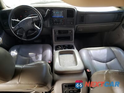 Zdjęcie 8 z 14 samochodu: 2006 CHEVROLET SUBURBAN VIN:3GNFK16Z36G124520 - miniatura