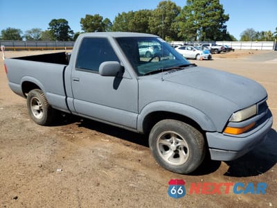 Czwarte zdjęcie samochodu z boku: 2000 CHEVROLET S TRUCK S10 VIN:1GCCS1452Y8292363 - miniatura