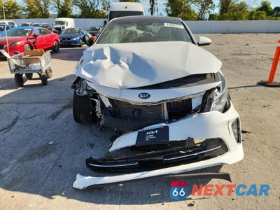 Piąte zdjęcie samochodu w środku: 2018 KIA OPTIMA SXL VIN:5XXGV4L25JG206239 - miniatura