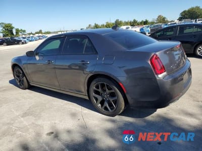 Drugie zdjęcie samochodu z przodu: 2022 CHRYSLER 300 TOURING VIN:2C3CCAAGXNH104055 - miniatura