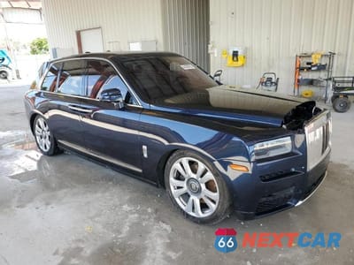 Czwarte zdjęcie samochodu z boku: 2021 ROLLS-ROYCE CULLINAN VIN:SLATV4C07MU204690 - miniatura