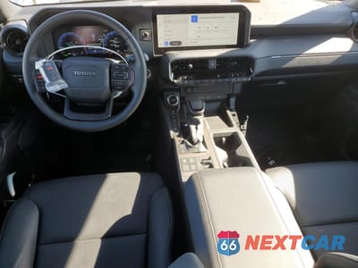 Zdjęcie 8 z 13 samochodu: 2025 TOYOTA LAND CRUISER BASE VIN:JTEABFAJ6S5015807 - miniatura
