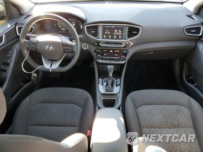 Zdjęcie 8 z 12 samochodu: 2018 HYUNDAI IONIQ SEL VIN:KMHC75LC7JU065848 - miniatura