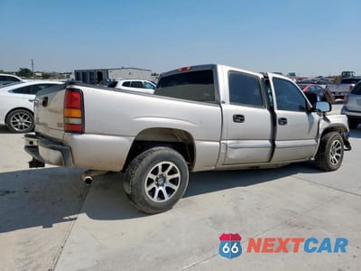 Trzecie zdjęcie samochodu z tyłu: 2005 GMC NEW SIERRA C1500 VIN:2GTEC13T751220174 - miniatura