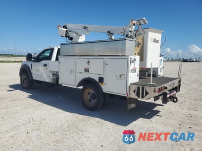 Trzecie zdjęcie samochodu z tyłu: 2017 FORD F450 SUPER DUTY BUCKET TRUCK VIN:1FDUF4GY4HEE36945 - miniatura
