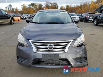Piąte zdjęcie samochodu w środku: 2014 NISSAN SENTRA S VIN:3N1AB7AP1EL674576 - miniatura