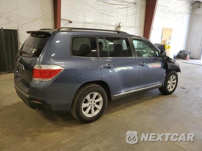 Trzecie zdjęcie samochodu z tyłu: 2013 TOYOTA HIGHLANDER BASE VIN:5TDZK3EH5DS118274 - miniatura