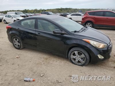 Czwarte zdjęcie samochodu z boku: 2013 HYUNDAI ELANTRA GLS VIN:KMHDH4AE3DU891052 - miniatura