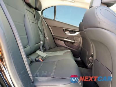 Zdjęcie 10 z 15 samochodu: 2025 MERCEDES-BENZ C 300 VIN:W1KAF4GB1SR247405 - miniatura