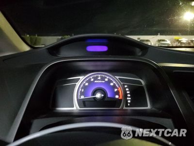 Zdjęcie 9 z 12 samochodu: 2010 HONDA CIVIC LX VIN:19XFA1F58AE005942 - miniatura