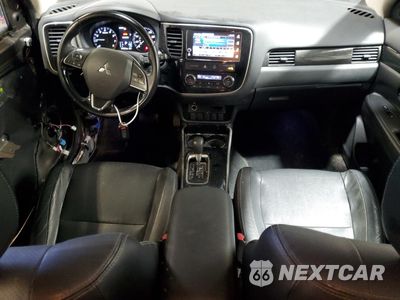 Zdjęcie 8 z 15 samochodu: 2017 MITSUBISHI OUTLANDER SE VIN:JA4AZ3A31HZ050444 - miniatura