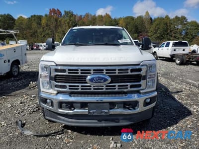 Piąte zdjęcie samochodu w środku: 2024 FORD F450 XL CHASSIS 7.3L GAS VIN:1FD0X4HN4REE02196 - miniatura