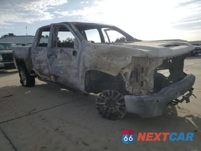 Czwarte zdjęcie samochodu z boku: 2023 CHEVROLET SILVERADO K3500 HIGH COUNTRY VIN:1GC4YVEY3PF100574 - miniatura