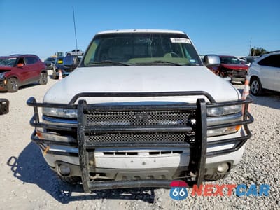Piąte zdjęcie samochodu w środku: 2002 CHEVROLET SILVERADO K1500 VIN:2GCEK19T521201905 - miniatura