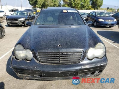 Piąte zdjęcie samochodu w środku: 2003 MERCEDES-BENZ C 240 VIN:WDBRF61J93F296751 - miniatura