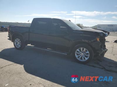 Czwarte zdjęcie samochodu z boku: 2024 CHEVROLET SILVERADO K1500 CUSTOM VIN:3GCPDBEK0RG184339 - miniatura