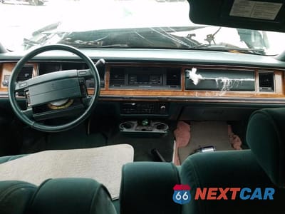 Zdjęcie 8 z 11 samochodu: 1994 LINCOLN TOWN CAR EXECUTIVE VIN:1LNLM81W9RY665394 - miniatura
