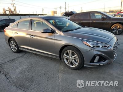 Czwarte zdjęcie samochodu z boku: 2019 HYUNDAI SONATA LIMITED VIN:5NPE34AF9KH752079 - miniatura