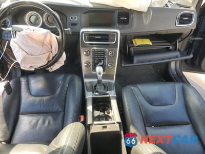 Zdjęcie 8 z 14 samochodu: 2013 VOLVO S60 T5 VIN:YV1612FH8D2232219 - miniatura